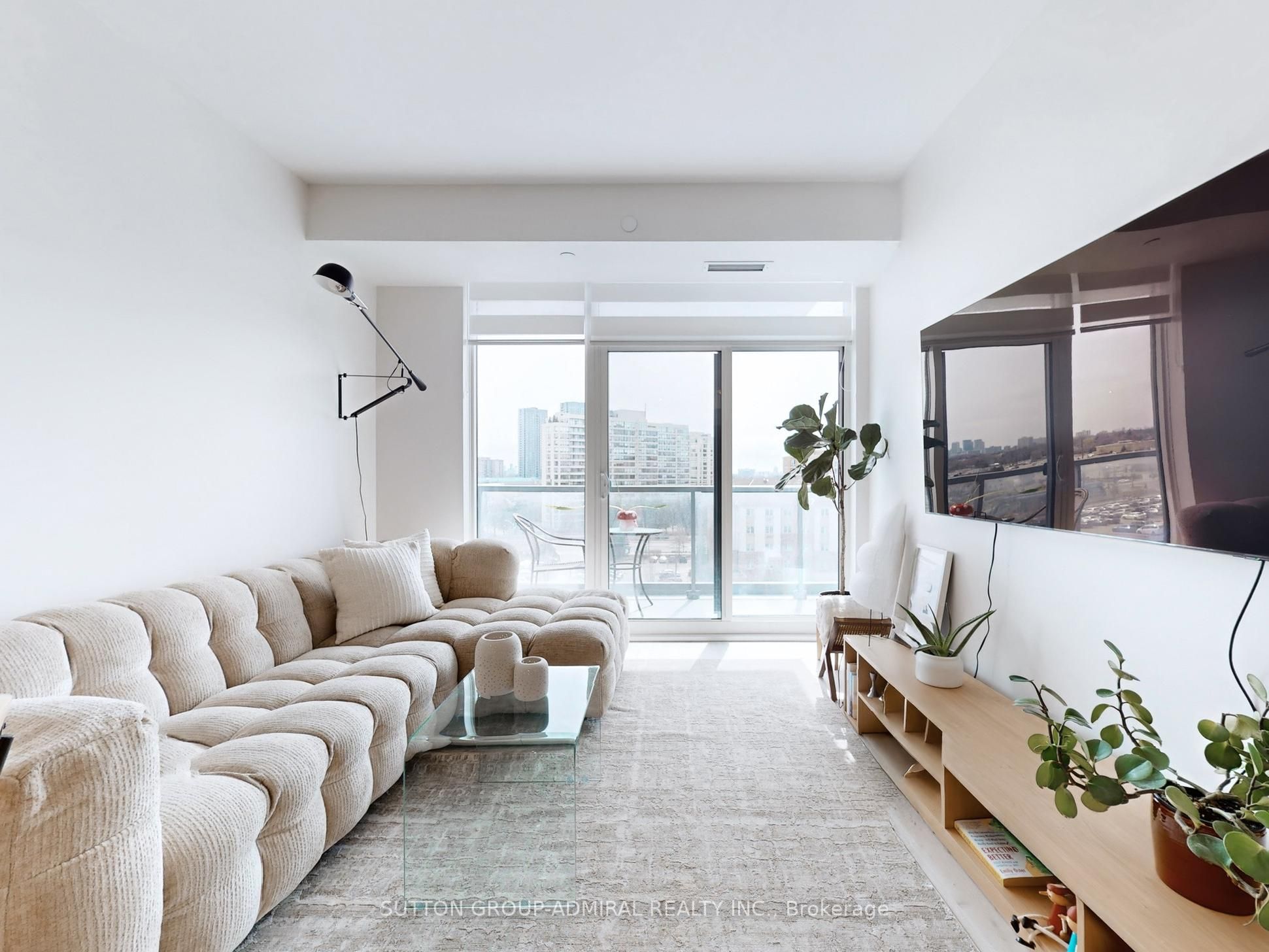 20 Gatineau Drive 706