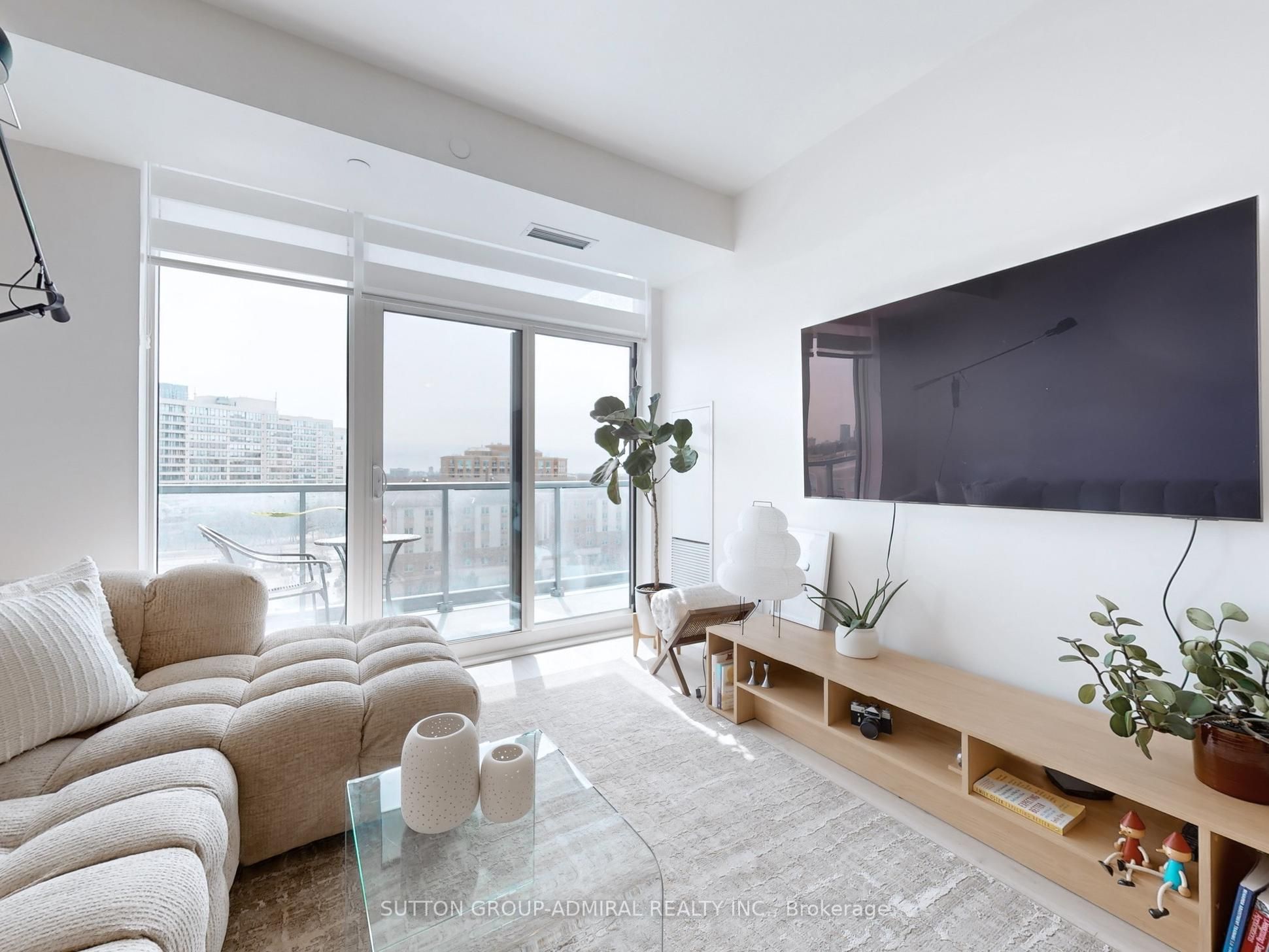 20 Gatineau Drive 706