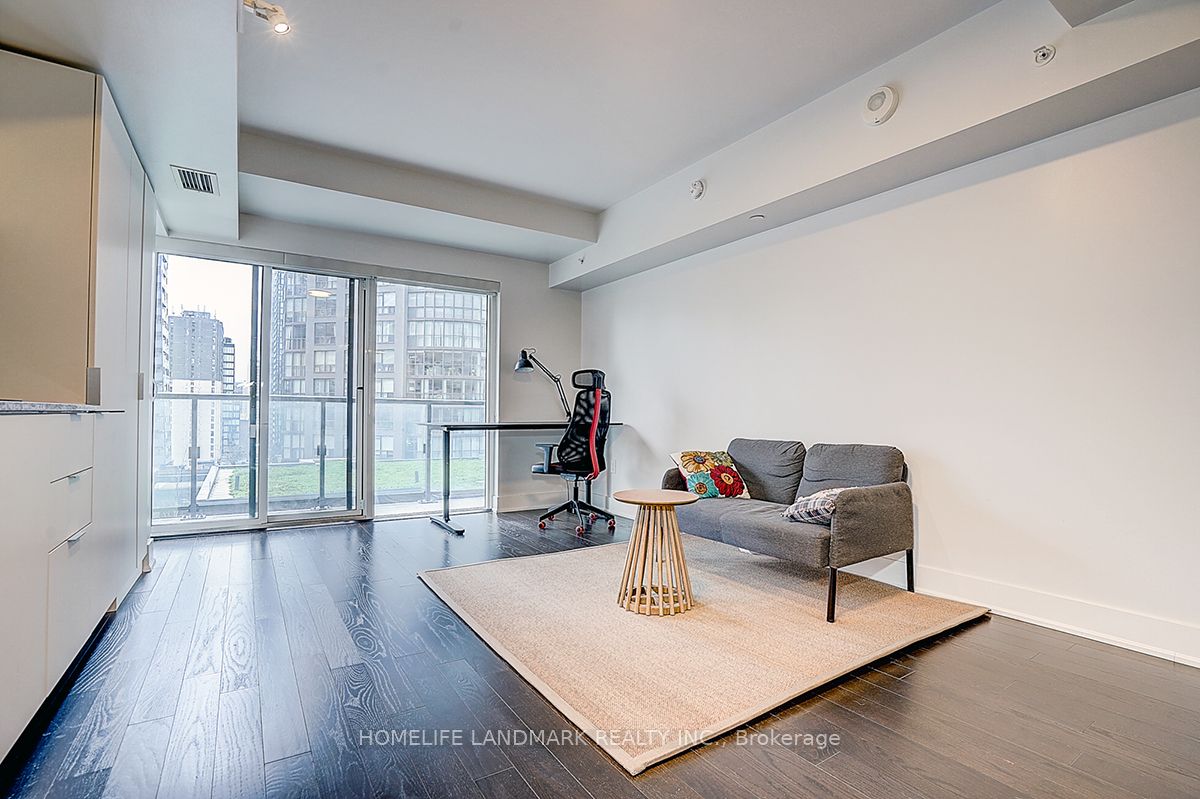 955 BAY Street 1116
