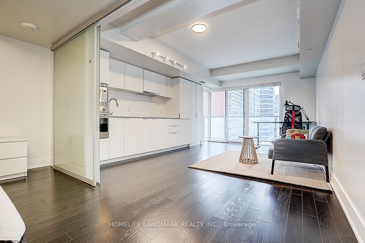 955 BAY Street 1116
