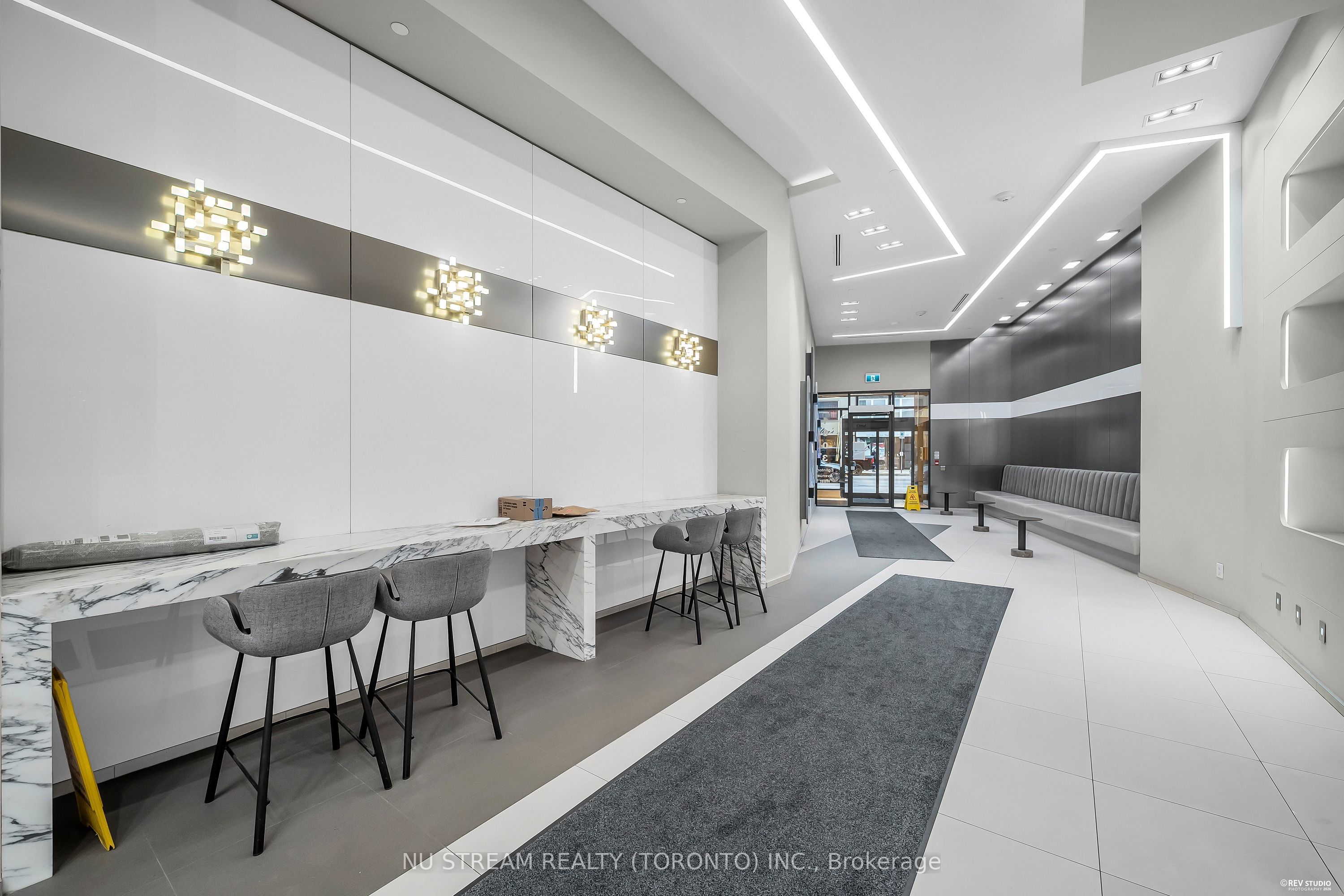 1603 Eglinton Avenue W 810