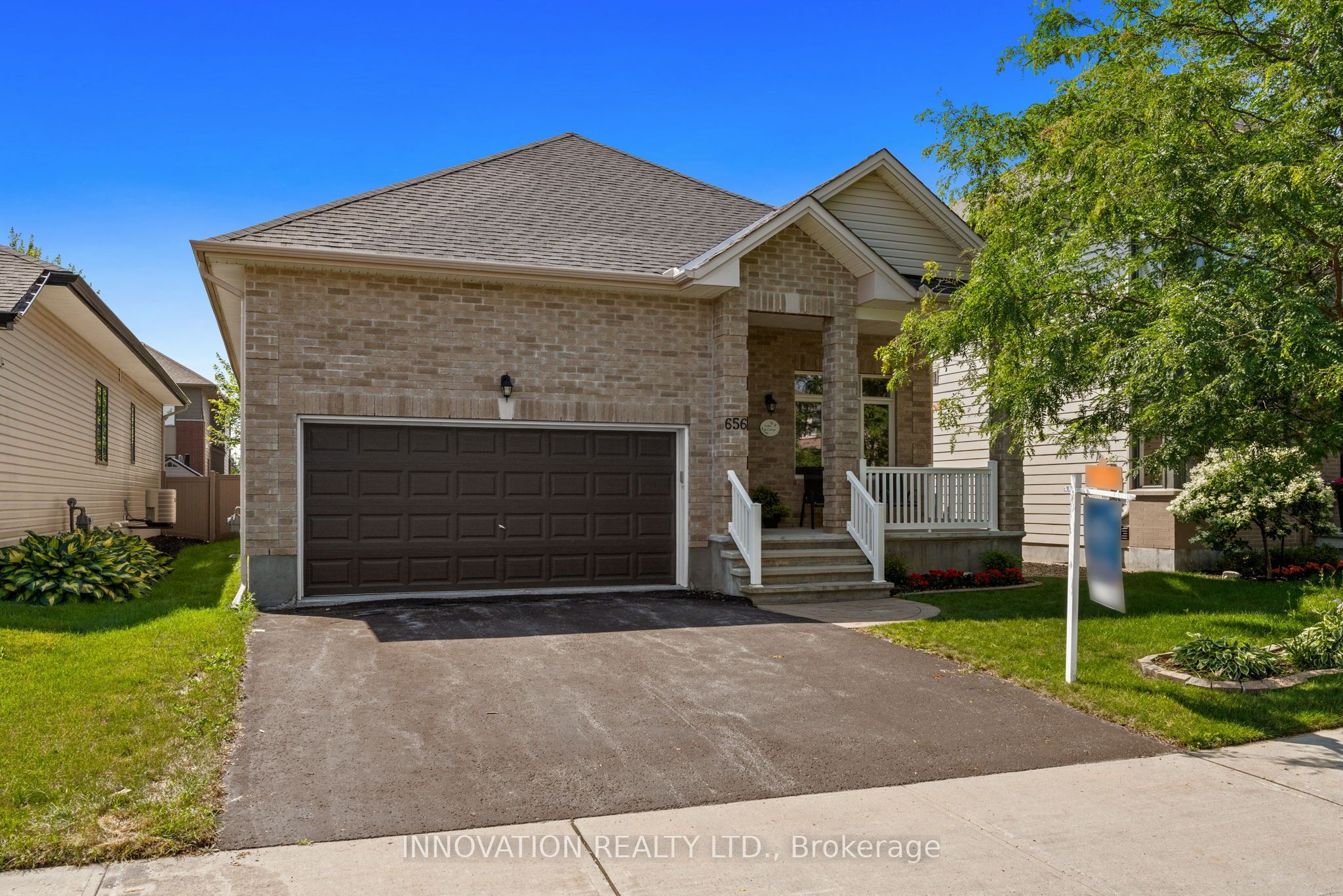 Photo 1 of 50 — 656 Bridleglen Crescent, Kanata, ON K2M 0H2