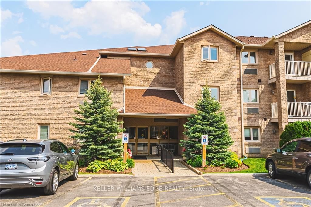 Photo of 3050 Pinemeadow Drive #30, Burlington, ON L7M 3X5 (MLS # W12657844)