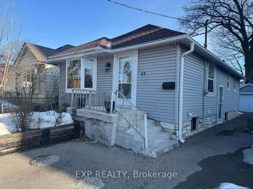 Photo of 43 Harding Avenue, Toronto, ON M6M 3A3 (MLS # W12276255)