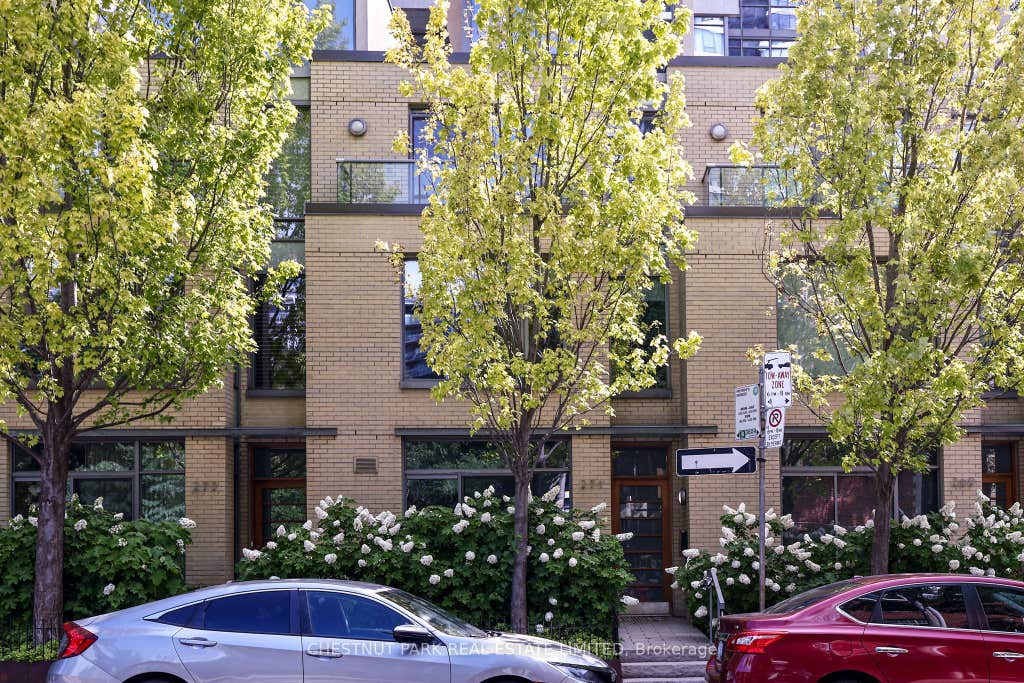 Photo of 271 Mutual Street, Toronto, ON M4Y 1X6 (MLS # C13535074)