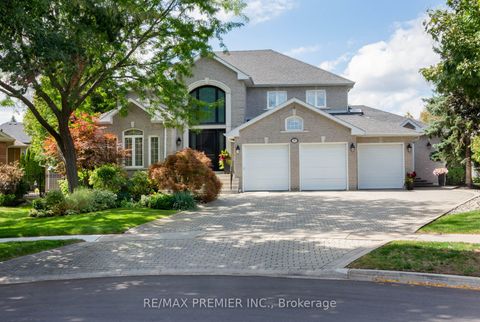 90 Shamrock Crescent Vaughan ON L4H 1A3