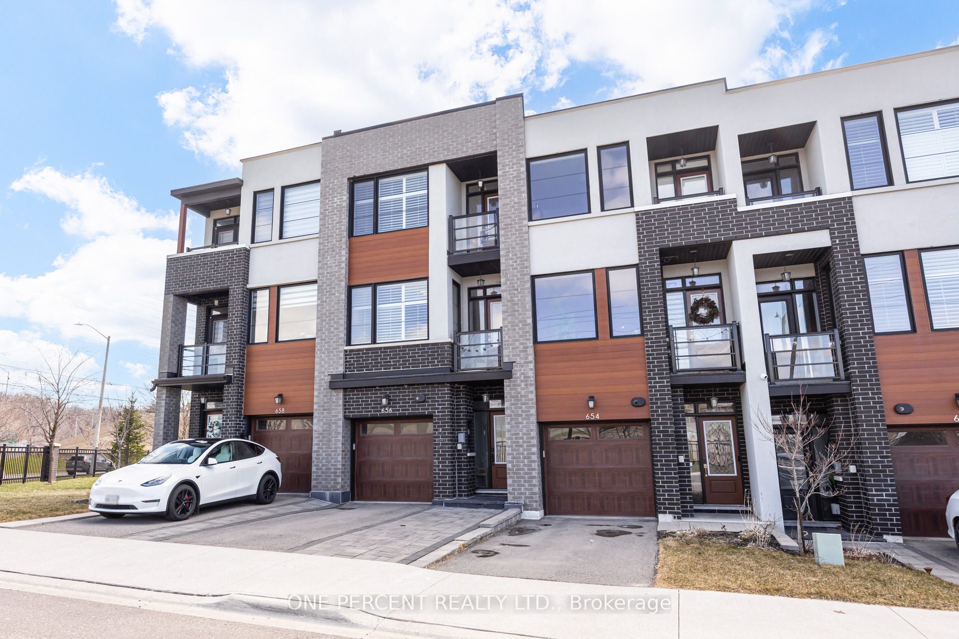 656 Tupelo Court
