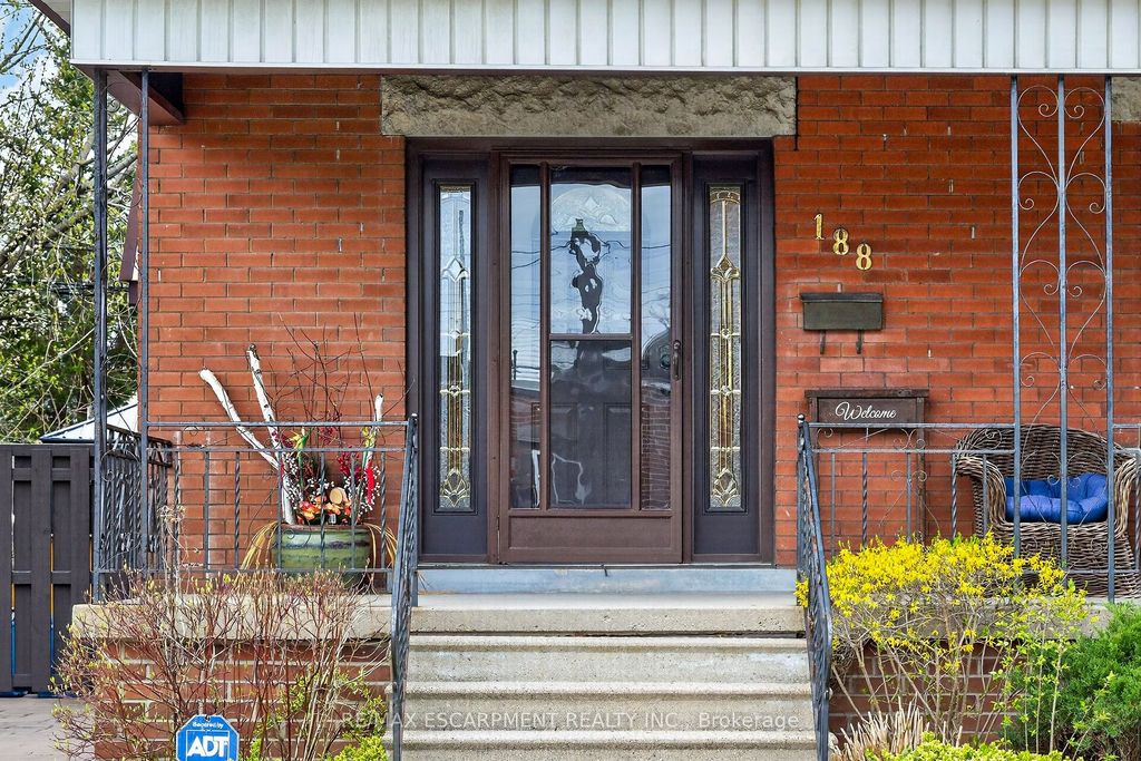 Photo of 188 Park Row S, Hamilton, ON L8K 2K2 (MLS # X13038254)