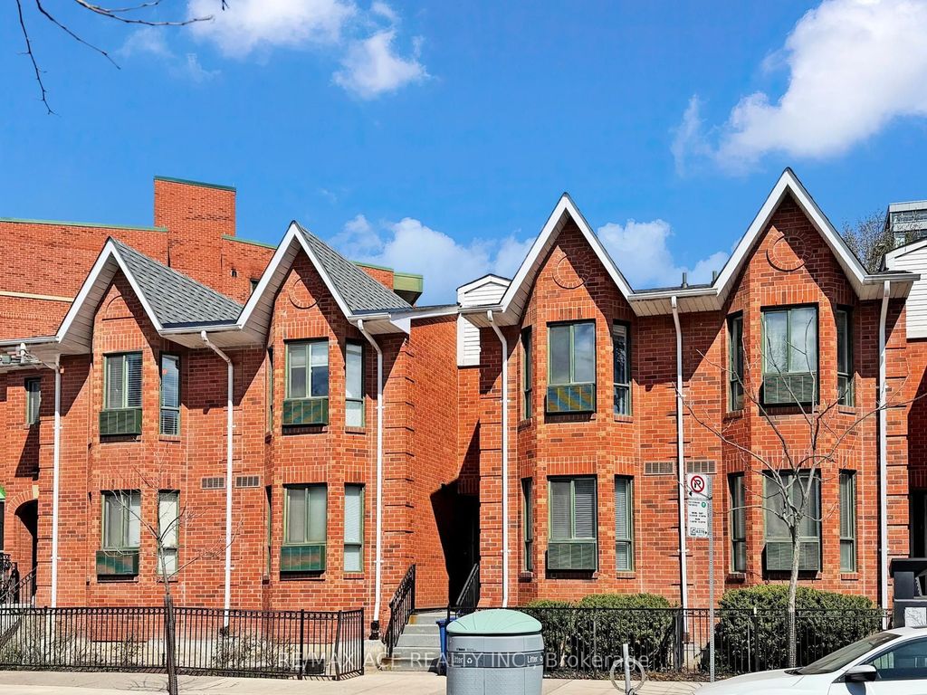 Photo of 660B Wellington Street W #14, Toronto, ON M5V 1G4 (MLS # C13040974)