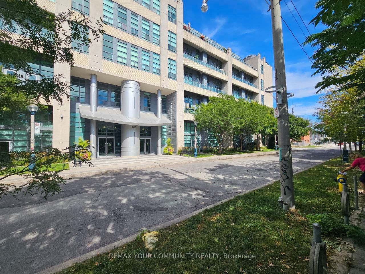 380 Macpherson Avenue 210