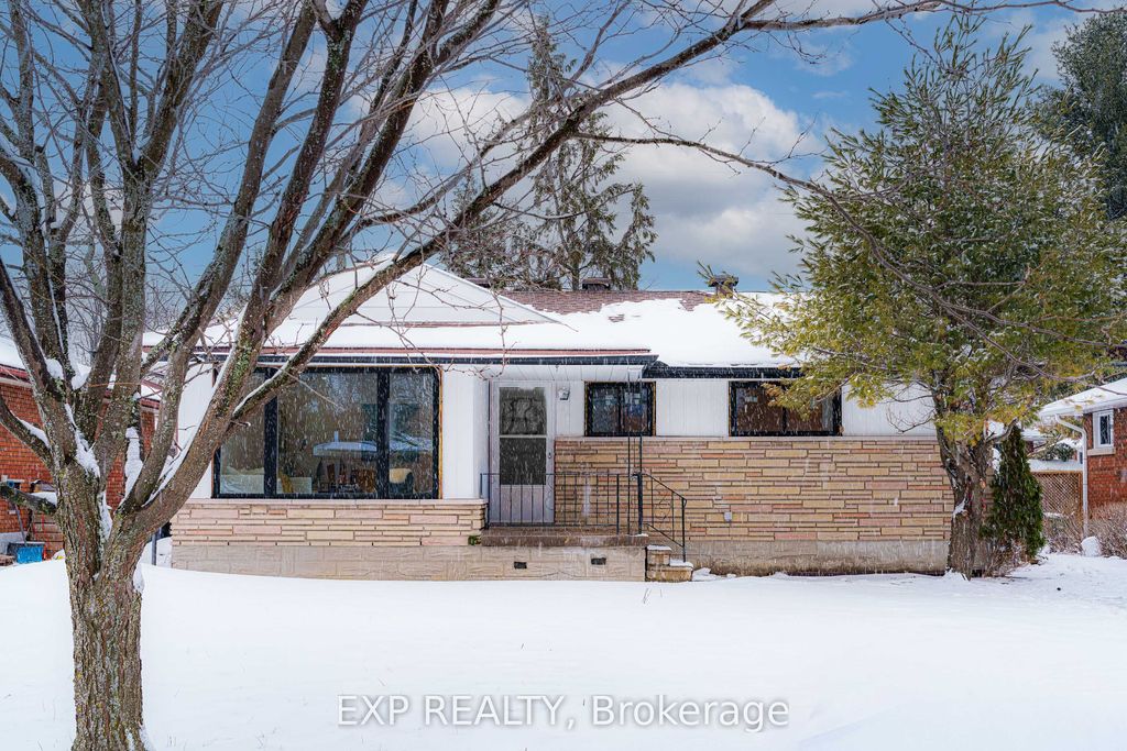 Photo of 768 Pleasant Park Road, Elmvale Acres and Area, ON K1G 1Y7 (MLS # X12906316)
