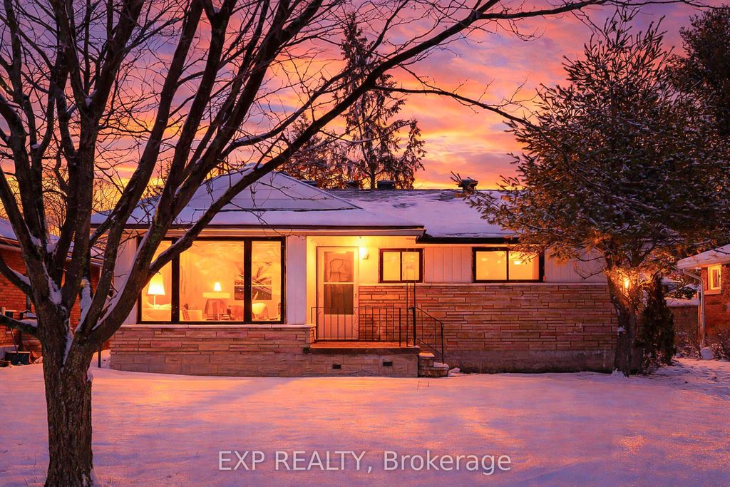 Photo of 768 Pleasant Park Road, Elmvale Acres and Area, ON K1G 1Y7 (MLS # X12906316)