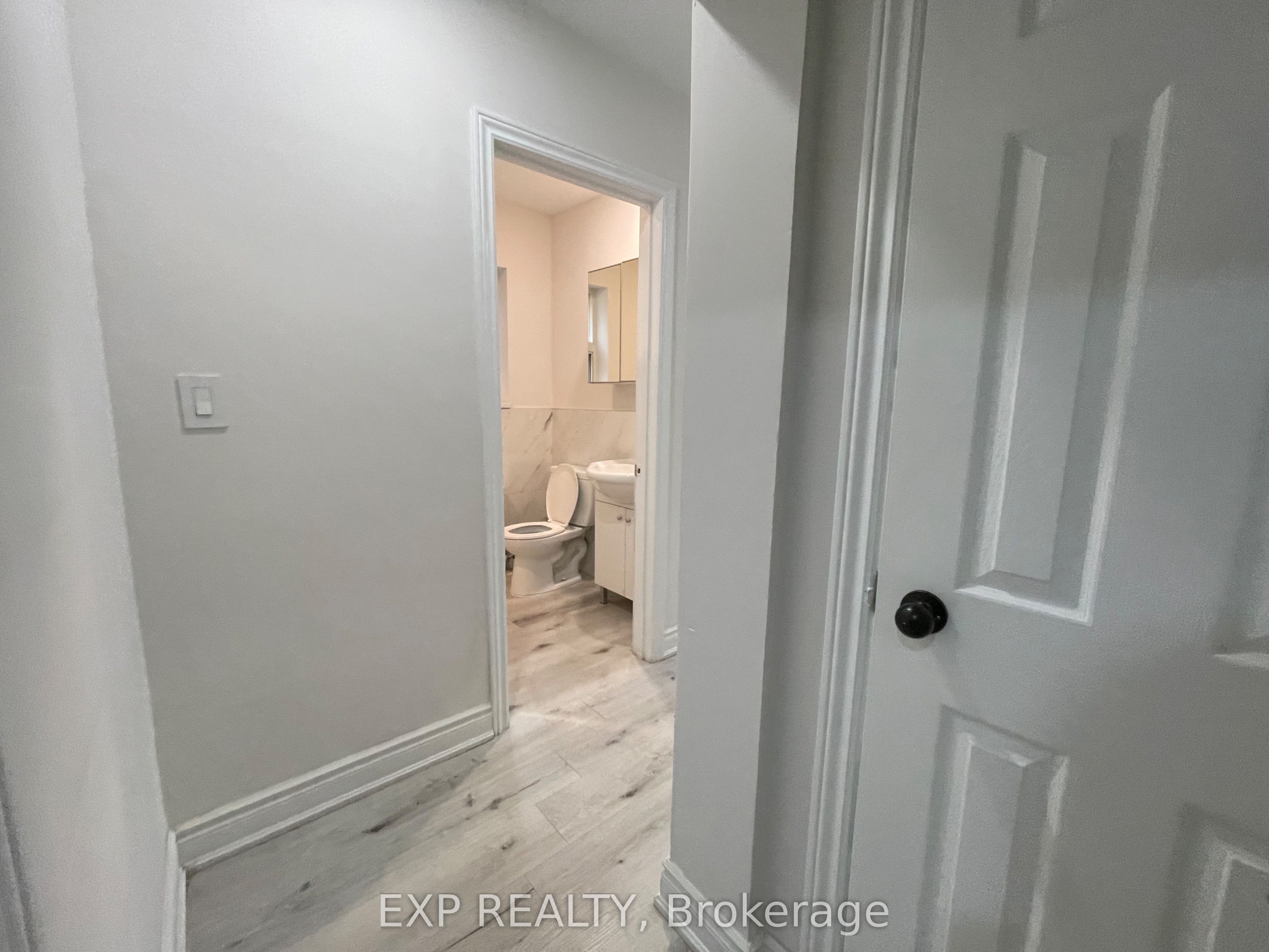 259 Lakeshore Road E 1