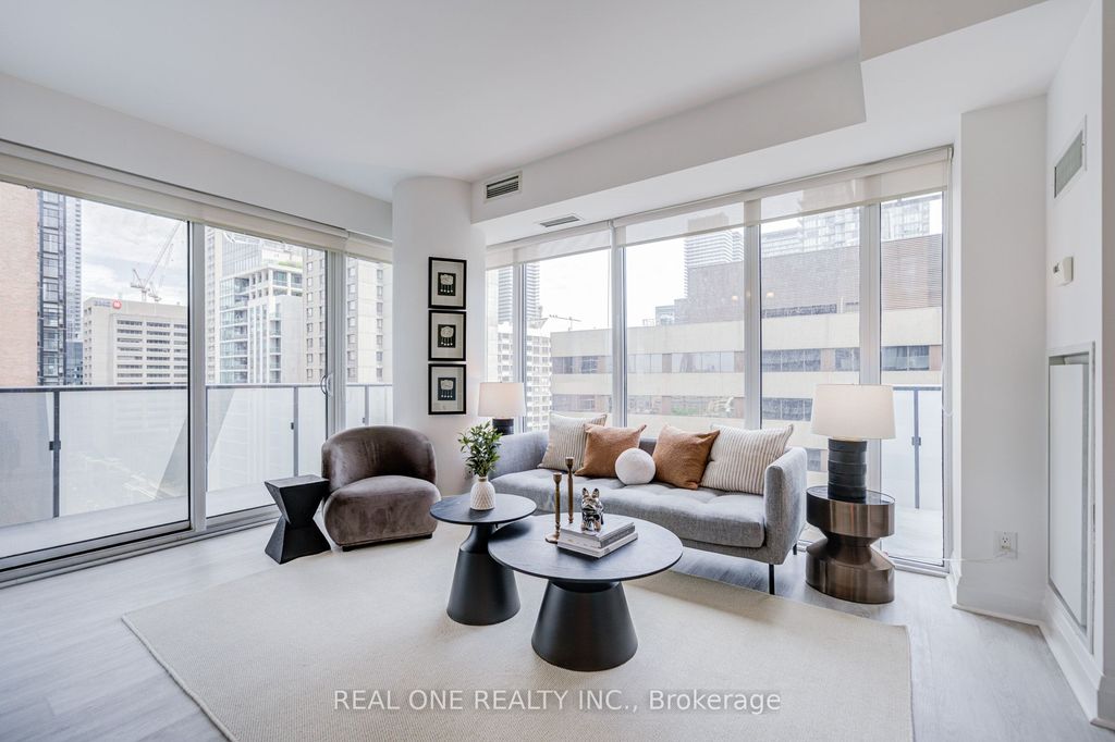 Photo of 1080 Bay Street #1510, Toronto, ON M5S 0A5 (MLS # C13140446)