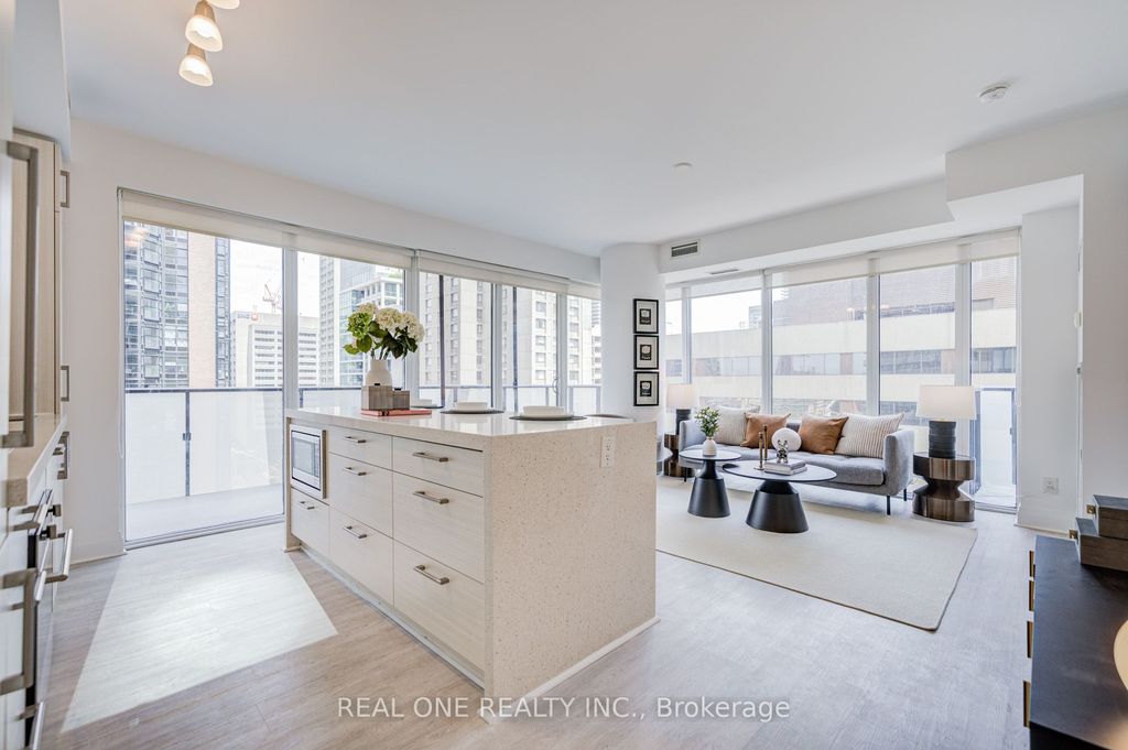 Photo of 1080 Bay Street #1510, Toronto, ON M5S 0A5 (MLS # C13140446)