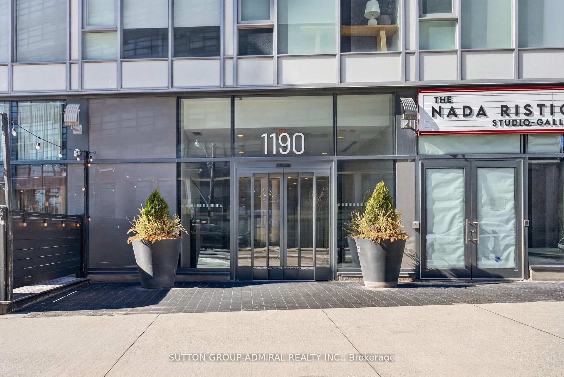 1190 Dundas Street E 725