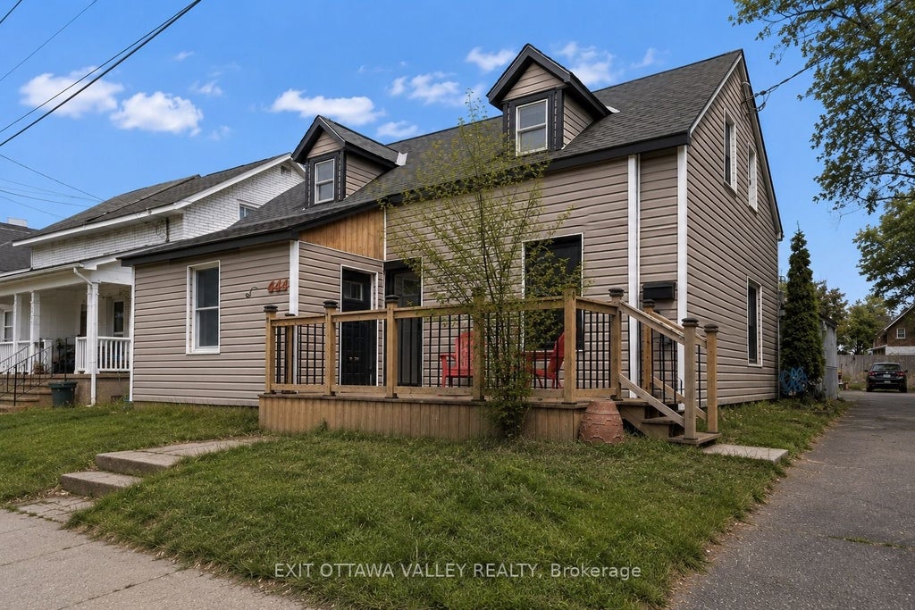 Photo of 444 Isabella Street, Pembroke, ON K8A 5T7 (MLS # X13073580)