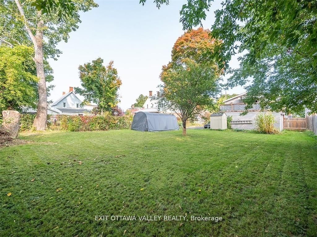 Photo of 444 Isabella Street, Pembroke, ON K8A 5T7 (MLS # X13073580)
