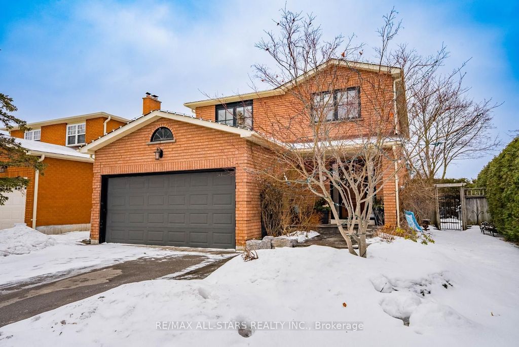 Photo of 1 Alderwood Street, Whitchurch-Stouffville, ON L4A 5C9 (MLS # N12693926)