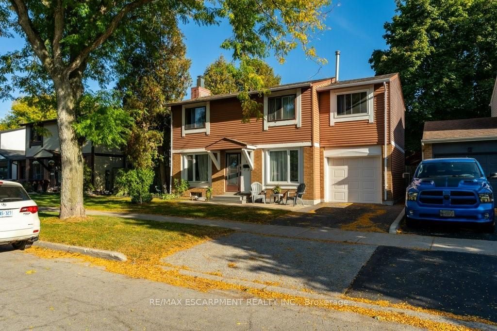 Photo of 8 CHUDLEIGH Street, Hamilton, ON L9H 7E4 (MLS # X12450857)