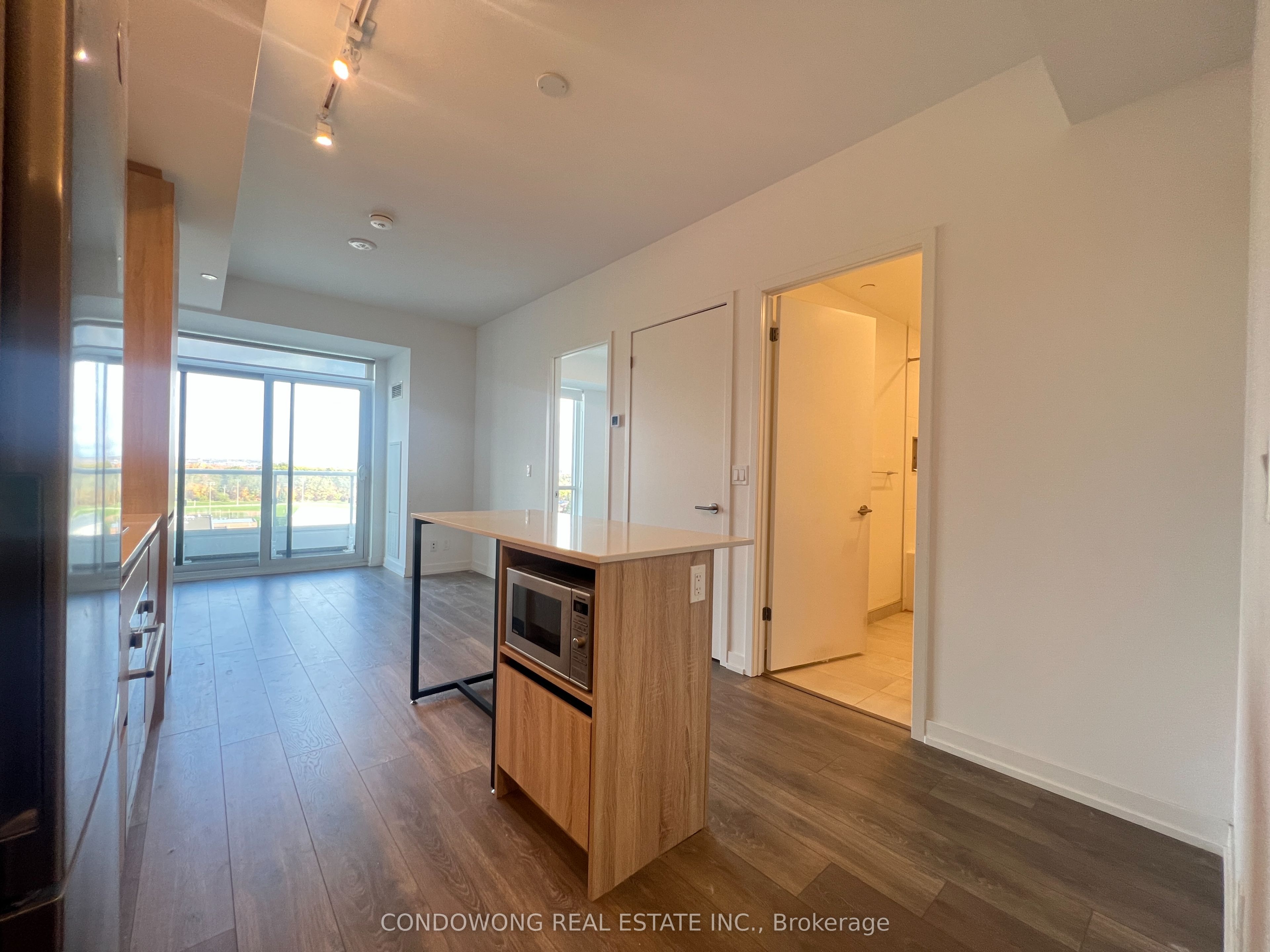 8 Beverley Glen Boulevard 1202