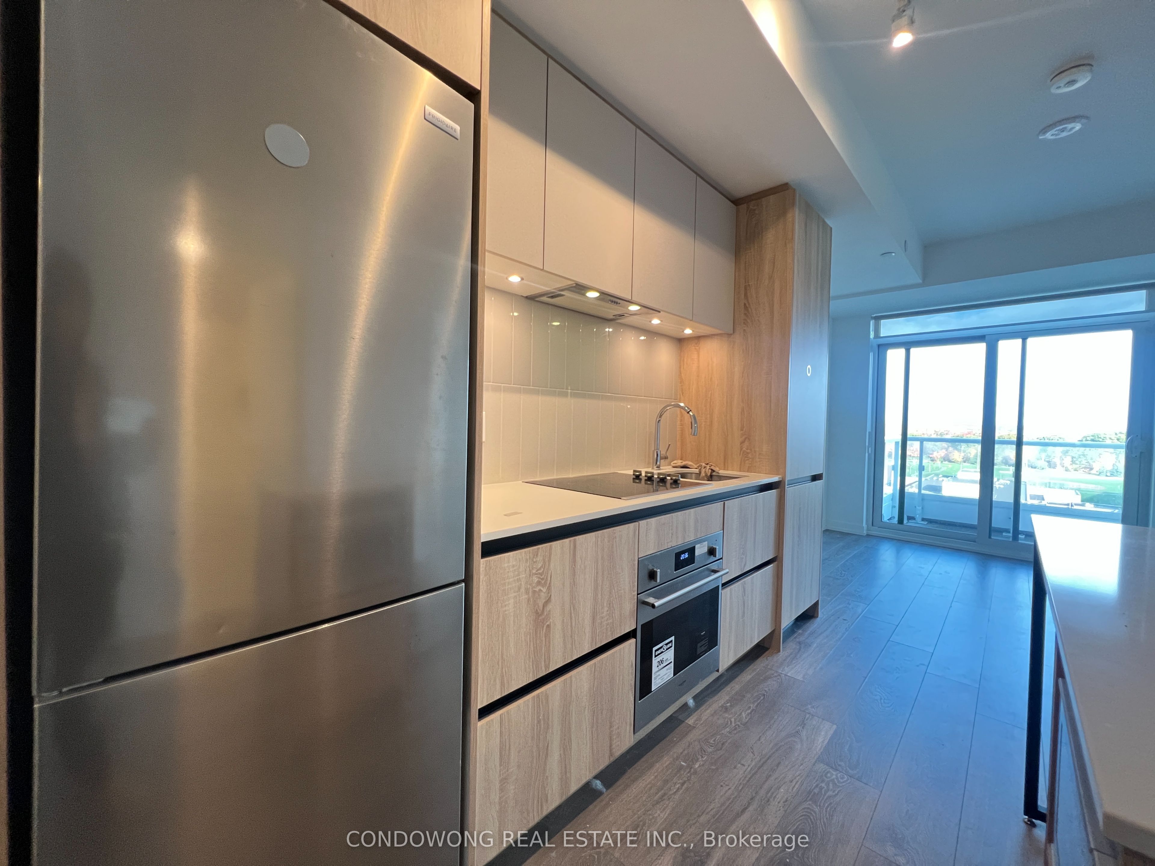 8 Beverley Glen Boulevard 1202