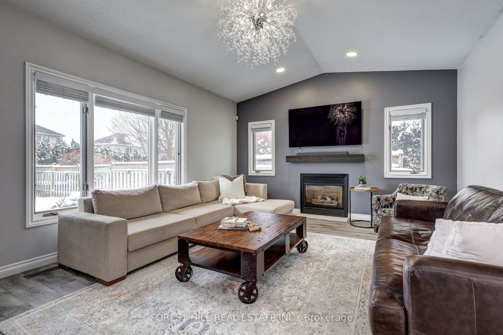 Photo of 14 Cobblestone Road, London East, ON N5Y 5M6 (MLS # X12710312)