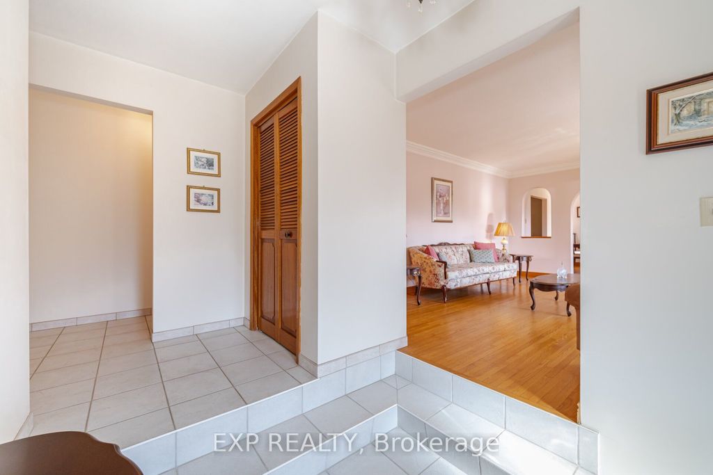 Photo of 1243 5 Highway W, Hamilton, ON L9H 5E1 (MLS # X12894194)