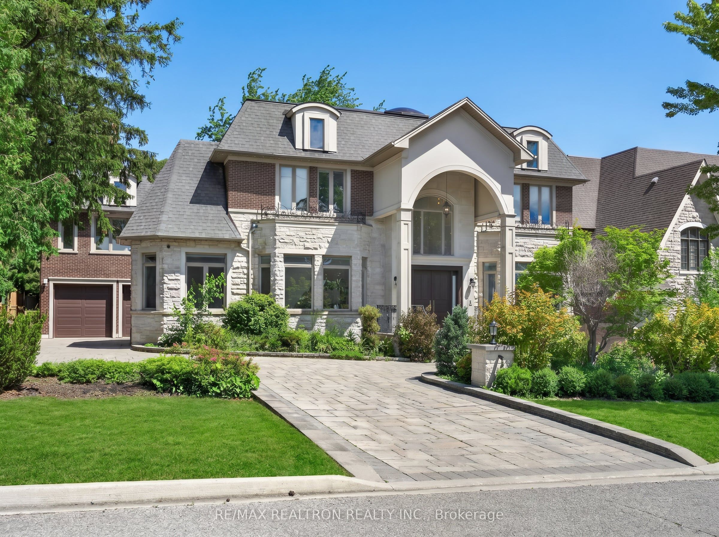 Photo 1 of 50 — 45 Boyle Drive, Richmond Hill, ON L4C 6C8