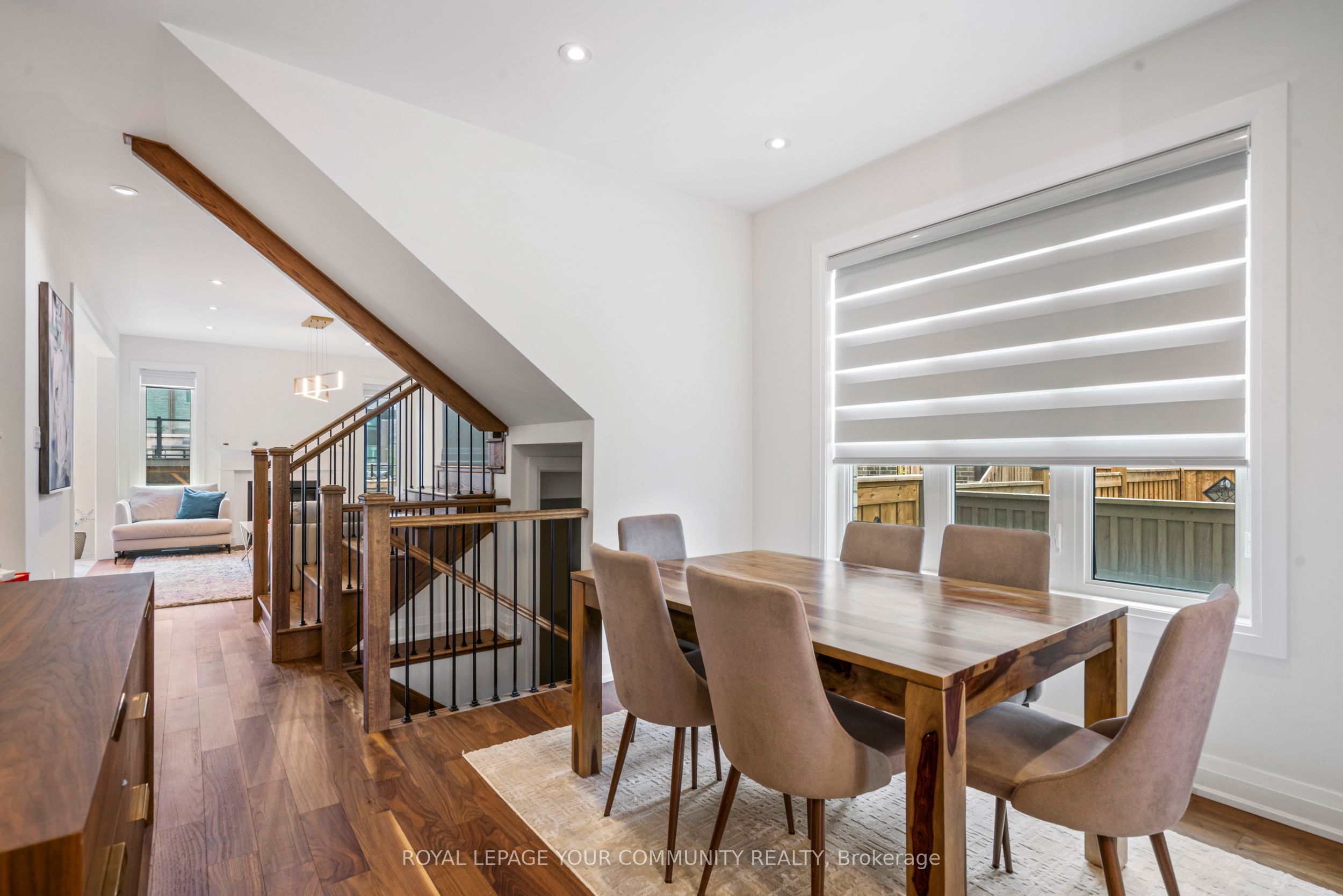 82 NAVITAS Crescent
