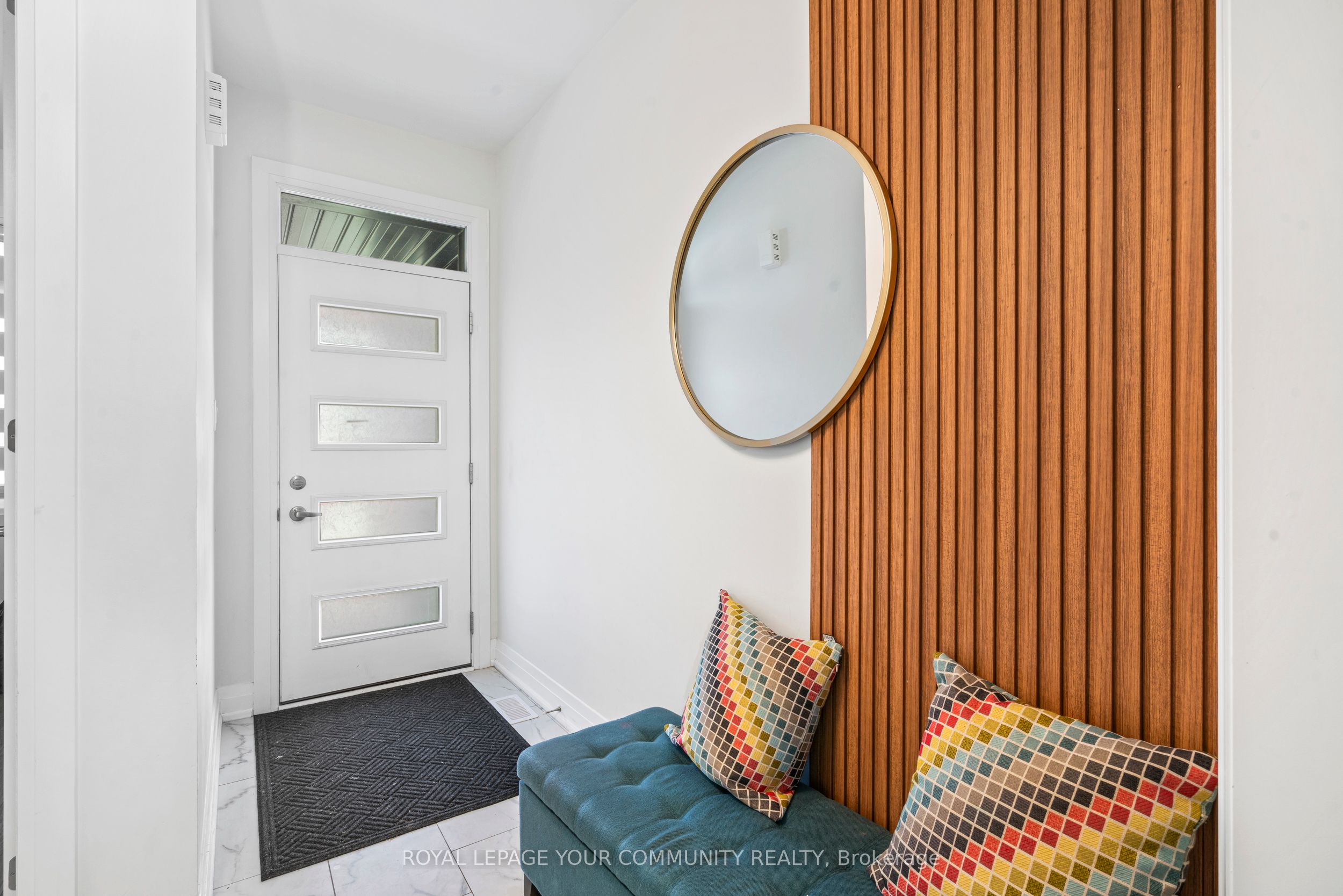 82 NAVITAS Crescent