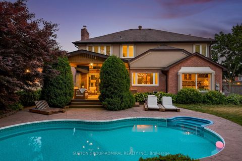 18 Tannery Court Richmond Hill ON L4C 7V4