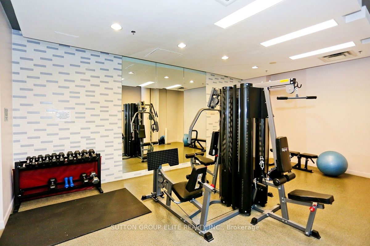 1 Hurontario Street 808