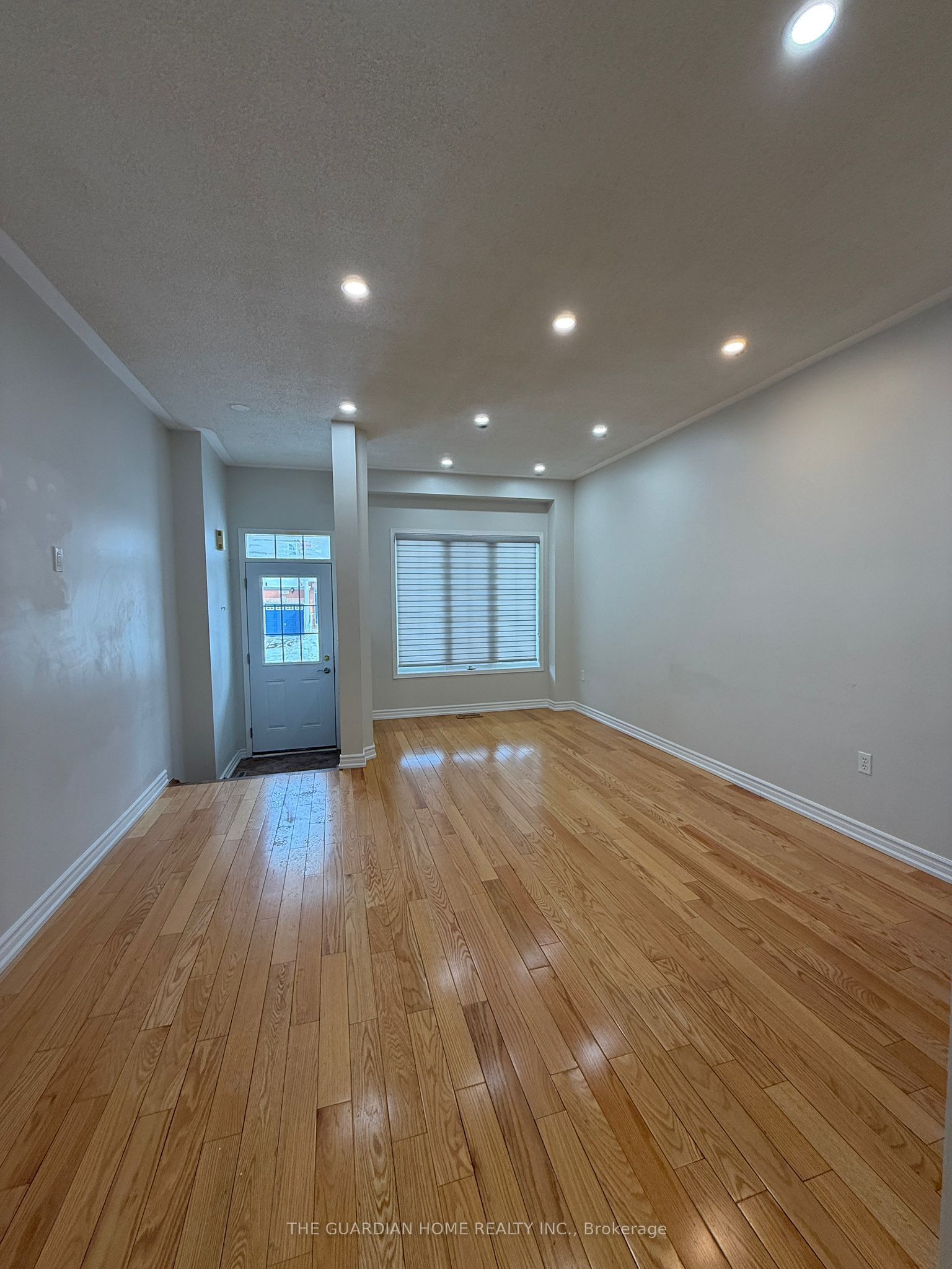 10 Birdsongs Street N