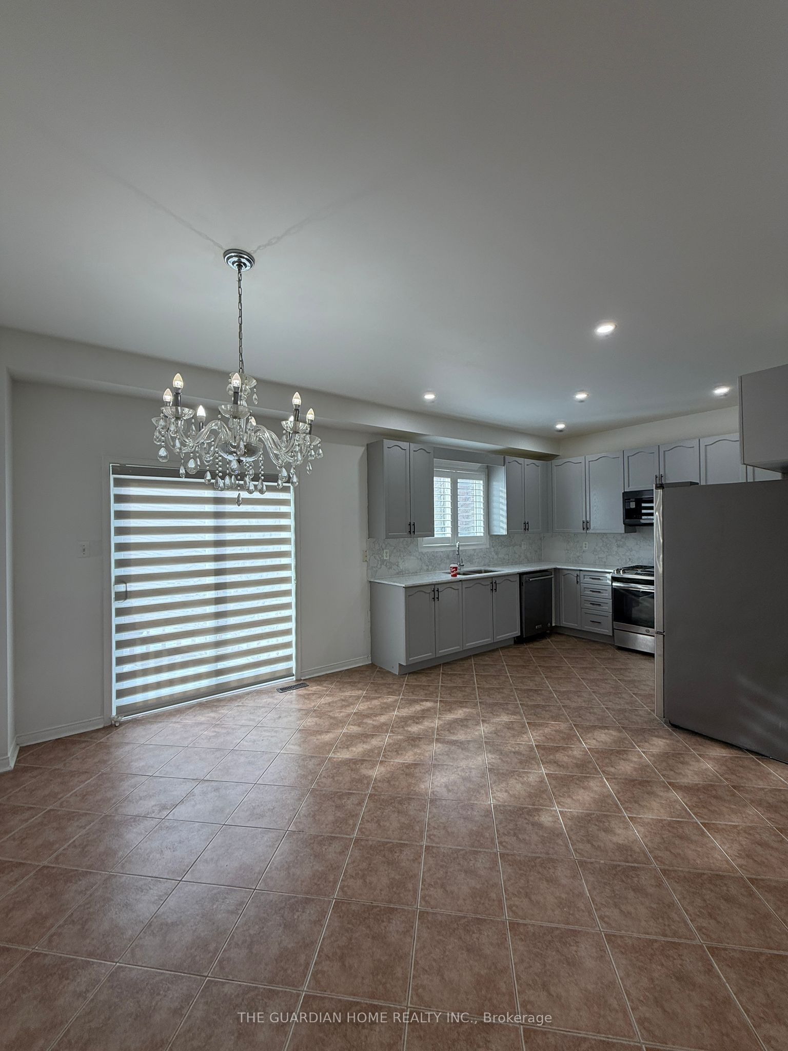 10 Birdsongs Street N