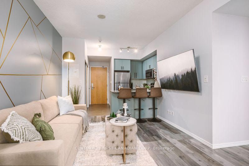 65 Bremner Boulevard