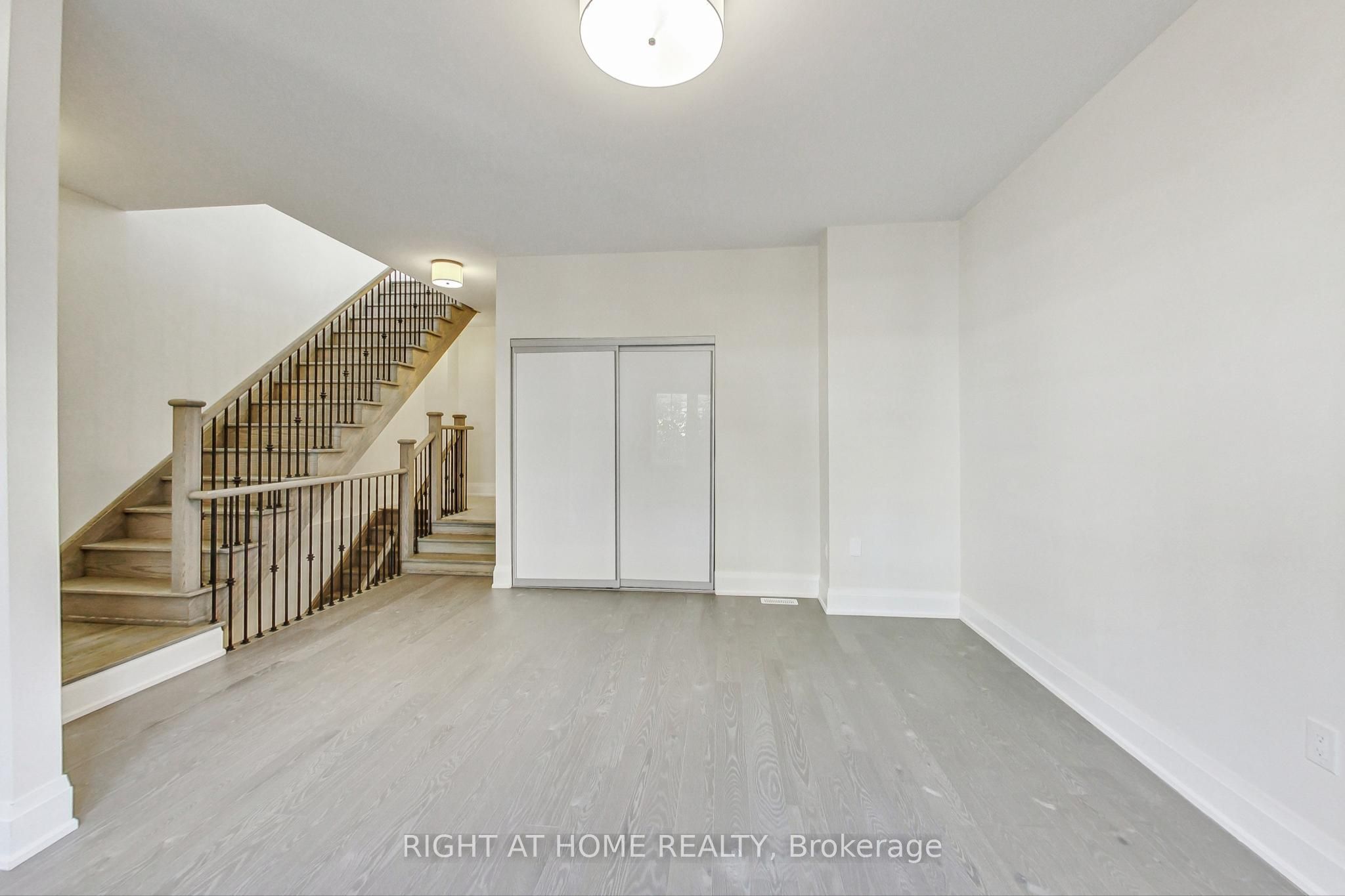 390 Highway 7 N/A E TH7