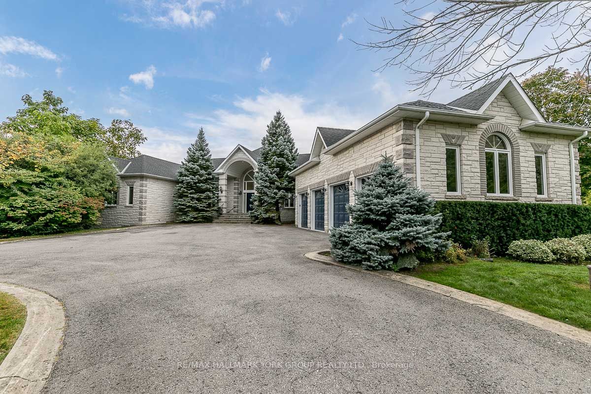 27 Glen Meadow Lane