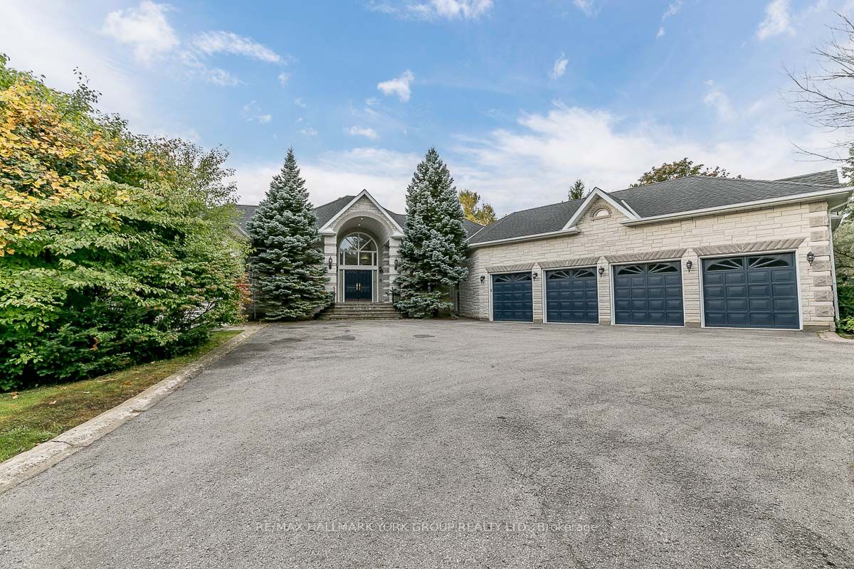 27 Glen Meadow Lane