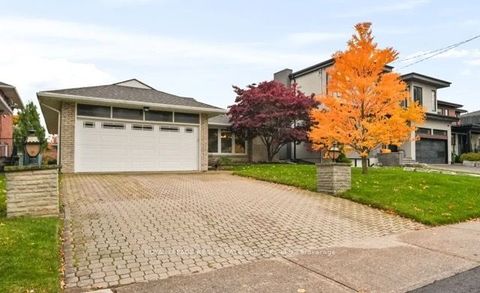 185 Rathburn Road Toronto ON M9B 2L5