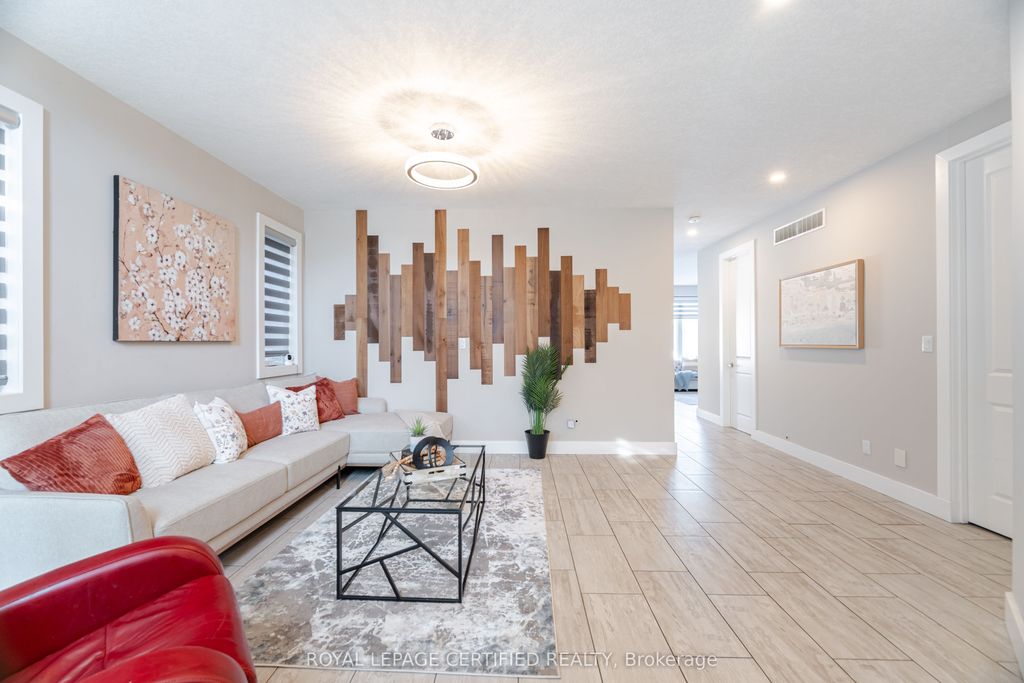 Photo of 204 Forest Creek Drive, Kitchener, ON N2P 2R3 (MLS # X12769392)