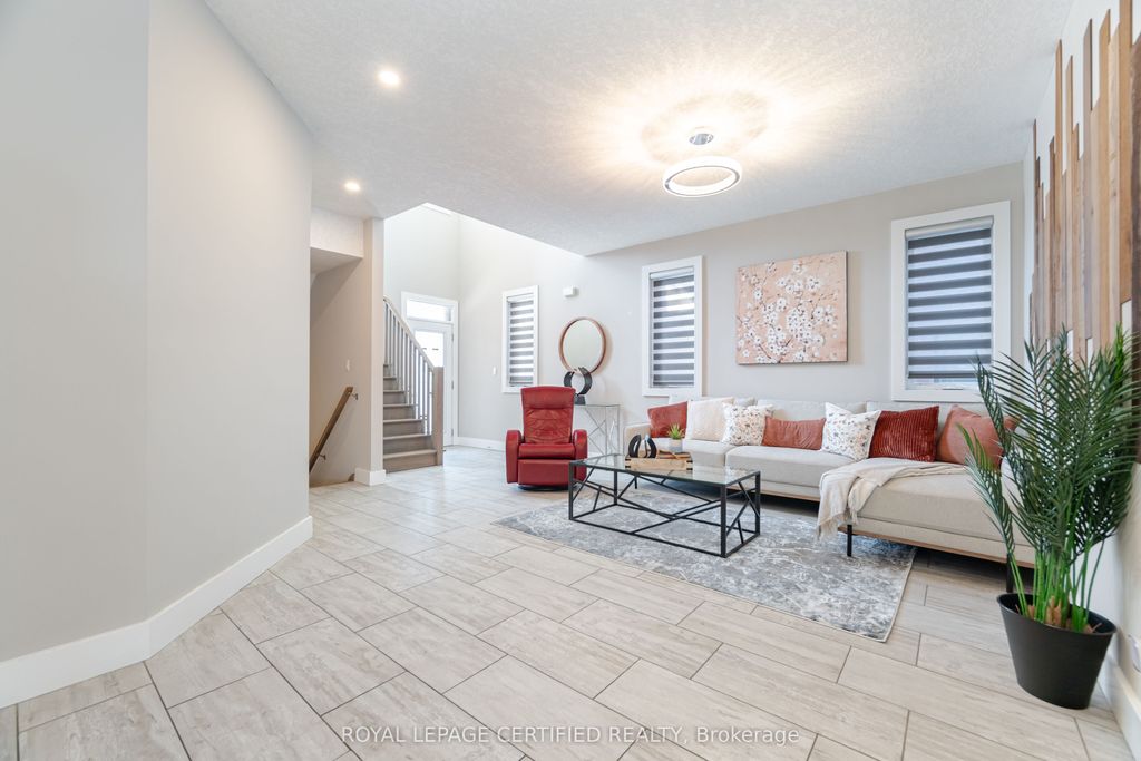 Photo of 204 Forest Creek Drive, Kitchener, ON N2P 2R3 (MLS # X12769392)