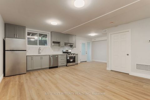 459 Palmerston Boulevard Lower Toronto ON M6G 2N9