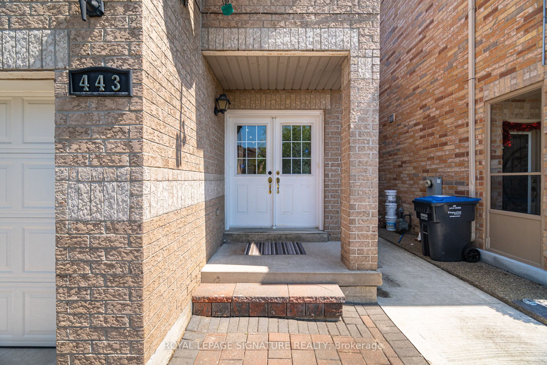 443 Comiskey Crescent