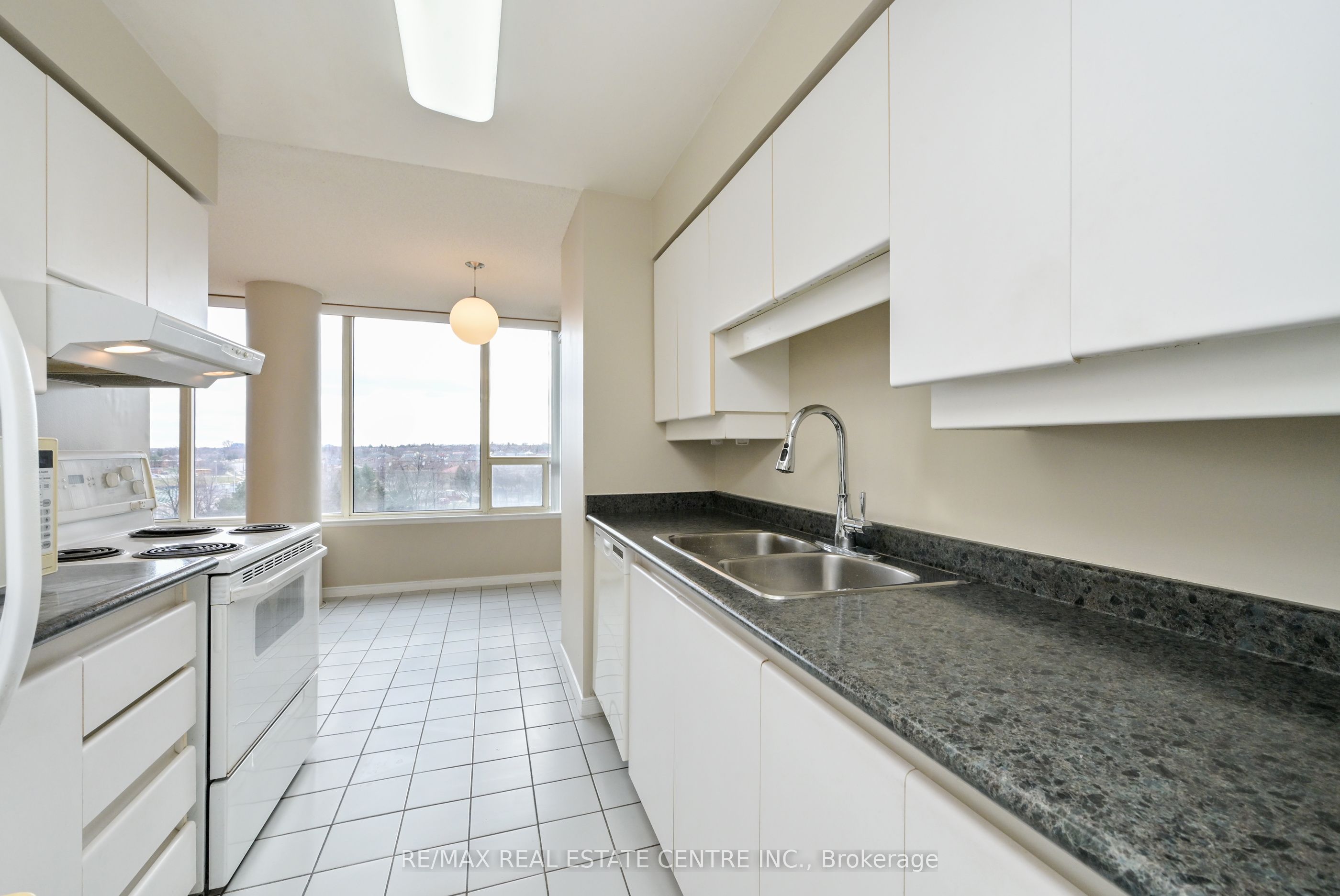 330 Rathburn Road W #609