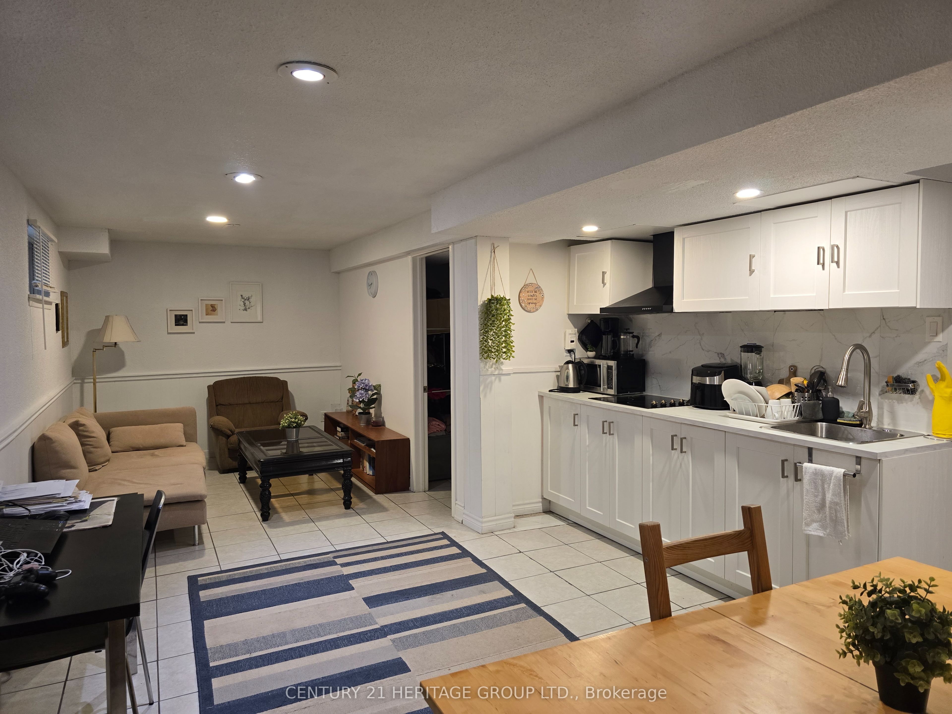 21 Laurel Valley Court N