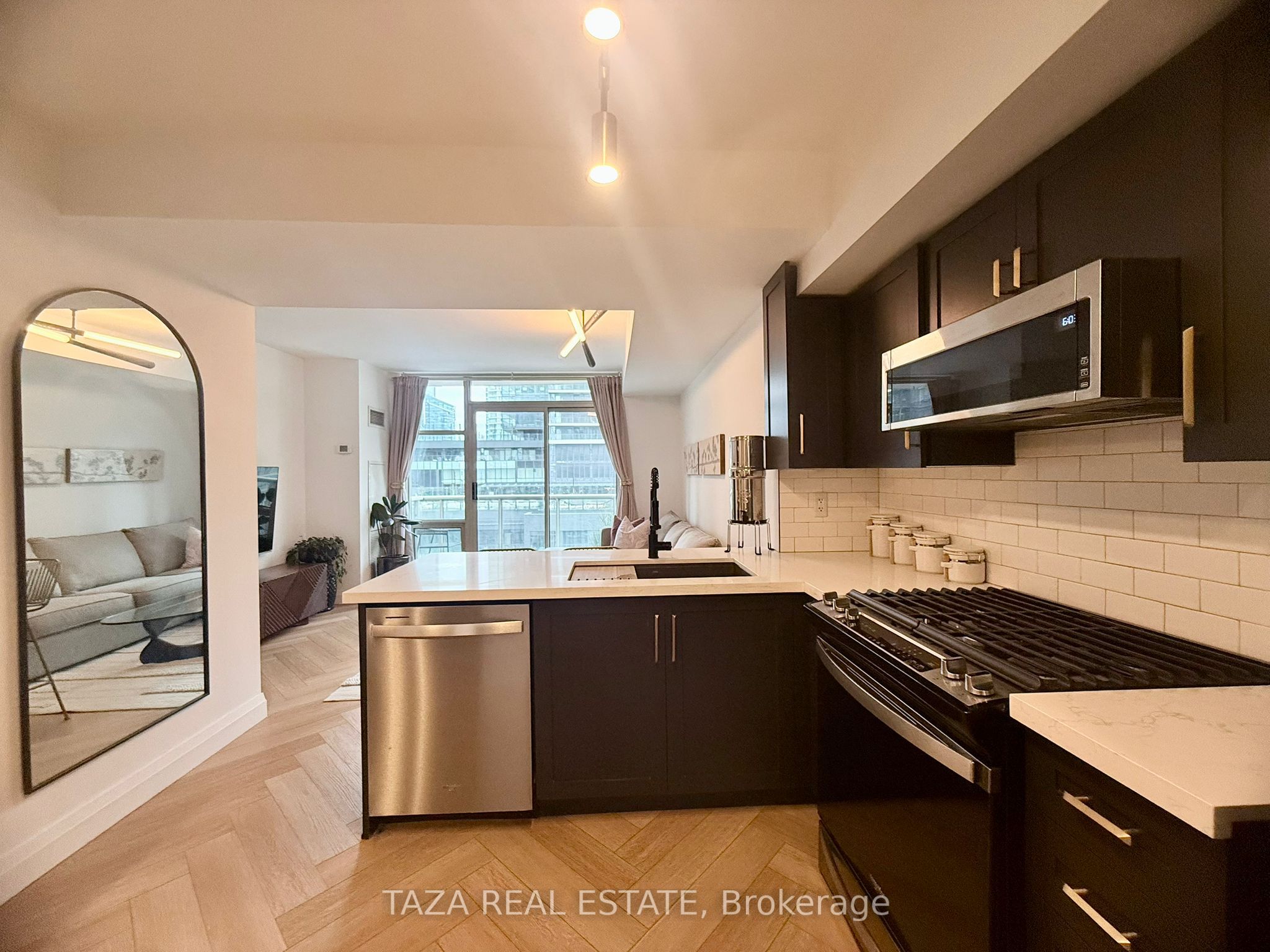 10 Navy Wharf Court 1705