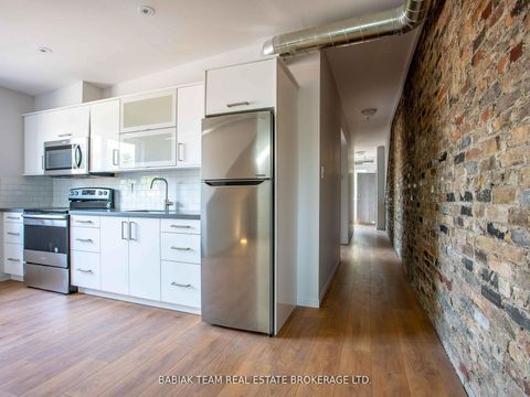 187 Jane Street 3 Toronto ON M6S 3Y8