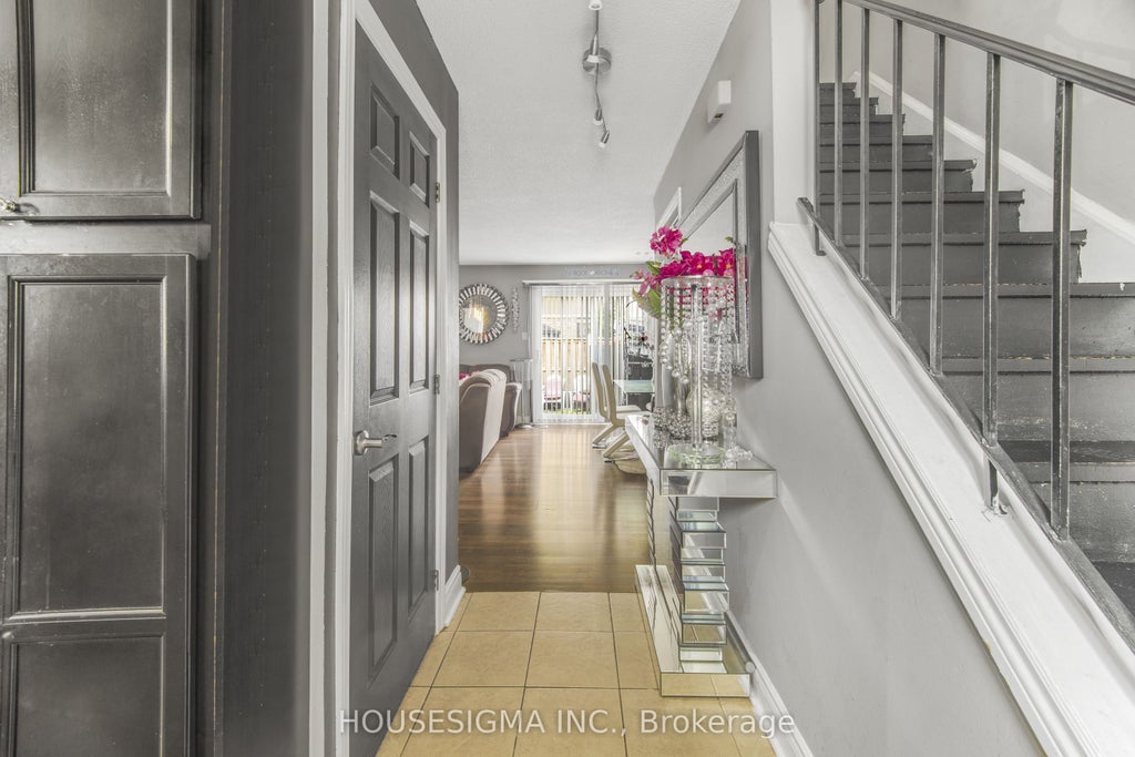 Photo of 105 Hansen Road N #61, Brampton, ON L6V 3C9 (MLS # W13790326)