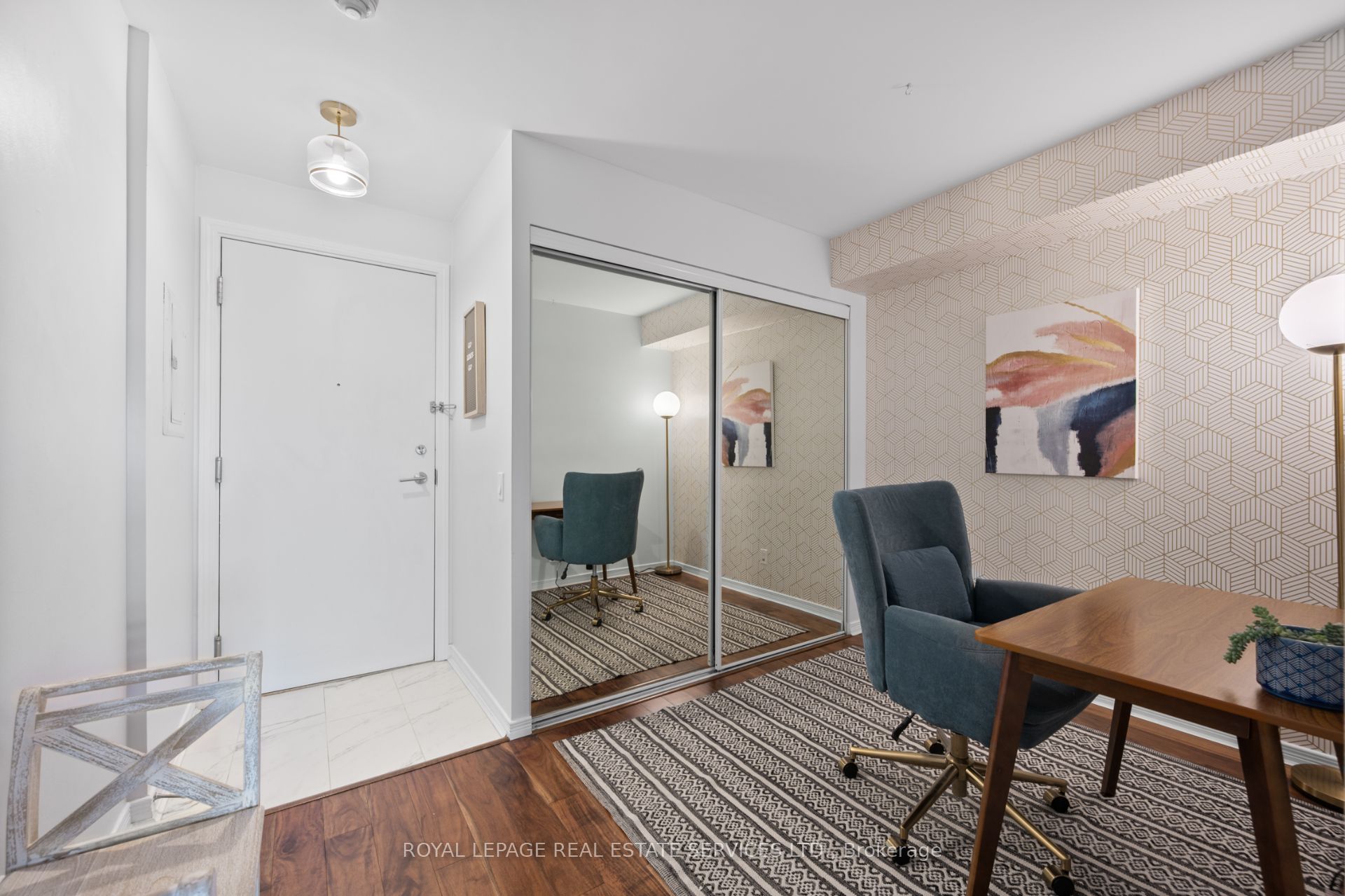 Toronto, ON M6P 5A2, Canada, 2 Bedrooms Bedrooms, ,1 BathroomBathrooms,Residential,Active,124493